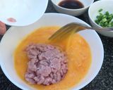 รูปขั้นตอนการทำที่ 2 ของ ไข่เจียวหมูสับ ฉบับหม้อ