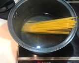 Hình bước làm 1 của món Pasta cá hồi,tôm,thịt hun khói