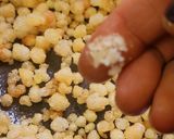 A picture of step 1 of Gond ke Ladoo.