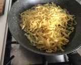 Foto del passaggio 6 della ricetta Tagliatelle con rana pescatrice e crema di asparagi bianchi