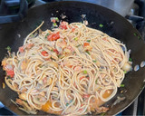 Foto del paso 5 de la receta: Spaghetti integrales con salsa diferente