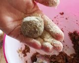 Foto del paso 3 de la receta: Albóndigas de berenjena rellenas de queso en salsa