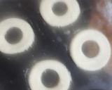 A picture of step 3 of Donuts.
