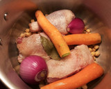 Foto del paso 1 de la receta: Potaje de garbanzos con gallina y verduras