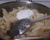 A picture of step 2 of Tricolour Pasta.