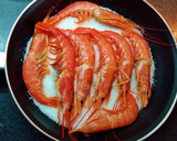 Foto del paso 3 de la receta: Gambones a la sal