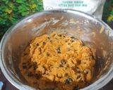 Foto langkah ke 3 dari resep Chewy Chocolate Chip Cookie.