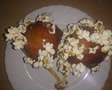 Foto del paso 4 de la receta: 🍎Manzanas con caramelo y pochoclos🍎