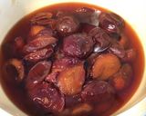 Une image de l'étape 1 de Compote de quetsches et pomme.