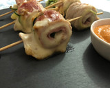 Foto del paso 5 de la receta: Rollitos de cerdo con calabacín y salsa romesco