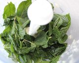 Une image de l'étape 2 de Pomme de terre, crevette, menthe.