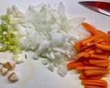 A picture of step 2 of Easy Hoisin Chicken Noodles.