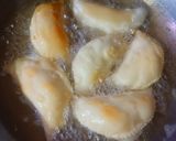 A picture of step 6 of Gujiya.
