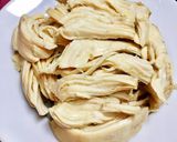 Hình bước làm 2 của món Mì Gà Xé
