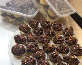 Foto langkah ke 5 dari resep Choco Corn Flakes.