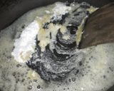A picture of step 2 of White sauce pasta.