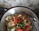 Foto langkah ke 4 dari resep Kikil cabe Pedas.