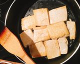 A picture of step 3 of Stewed Crispy Tofu 红烧香煎豆腐.