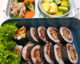 Foto langkah ke 3 dari resep Kimbap isi Telur Abon Ayam_Bekal Sekolah.