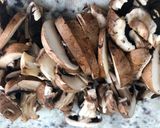 Foto del paso 1 de la receta: Filete de res, con hongos baby bella y espárragos