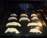 Foto del paso 9 de la receta: Croissant de masa de hojaldre sin relleno