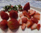 Foto del paso 2 de la receta: Licuado rojo pasion (sandía, frutillas y granadina)