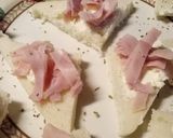 A picture of step 3 of Tramezzini cotto e caprino.