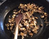 Une image de l'étape 6 de Champignons farcis anchois parmesan et câpres italiennes.