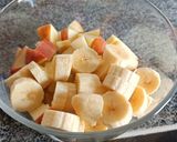 A picture of step 1 of Honey Fruit salad.