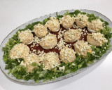 Foto del paso 5 de la receta: Huevos rellenos con base de tomate frito casero
