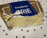 Foto del paso 1 de la receta: Tostas de queso brie y dulce de membrillo