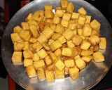 A picture of step 3 of बेसनी कढ़ाही मटर पनीर.