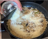 Foto del paso 9 de la receta: Risotto de setas y espárragos verdes con queso de oveja