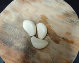 Foto langkah ke 2 dari resep Tumis Fumak Bawang Putih.
