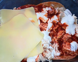 Foto del paso 4 de la receta: Pastel azteca de pollo con salsa de chile guajillo
