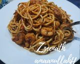 A picture of step 3 of Red Sauce Spaghetti with Prawns.