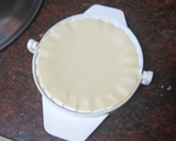 Foto del paso 6 de la receta: Empanadillas de atún, langostinos, huevo duro y olivas