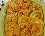 A picture of step 4 of Jalebi.