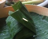A picture of step 2 of Thai tofu steamed in banana leaf 🌱.