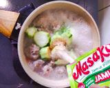 Foto langkah ke 5 dari resep Sup Bakso Wortel Gambas simpel.
