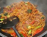 A picture of step 8 of Stir fry spaghetti special.