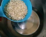 A picture of step 5 of Mac chicken oats meal soup.