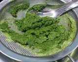 Hình bước làm 1 của món Rau má đậu xanh sữa đặc