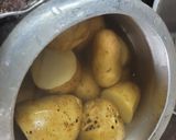 A picture of step 5 of मूंगदाल पूरी और आलू की सब्जी.