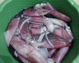 Foto langkah ke 1 dari resep Semur Cumi Bunting Isi Tahu Telur.
