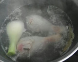 Foto del paso 1 de la receta: Espaguetis con pollo y champiñones a la crema