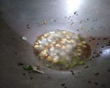 A picture of step 2 of Bathua saag in lunch frame.