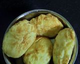 A picture of step 1 of Egg Idli Cauli.