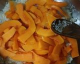 Foto del paso 2 de la receta: Arroz cremoso con calabaza (risotto fácil)