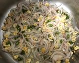 A picture of step 3 of Veg Schezwan Noodles.